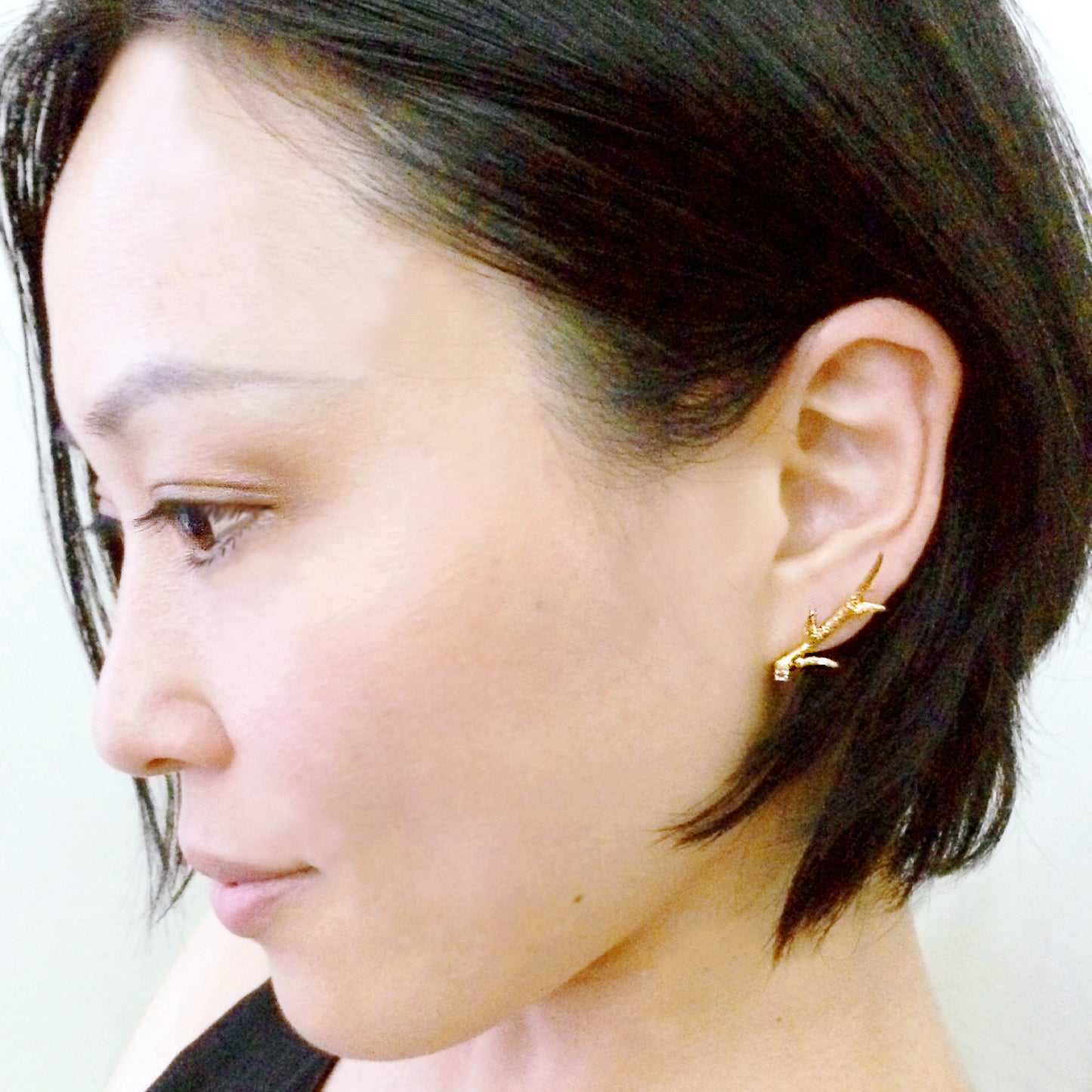 " twigs " Earrings with 1 w. sapphire/ gold