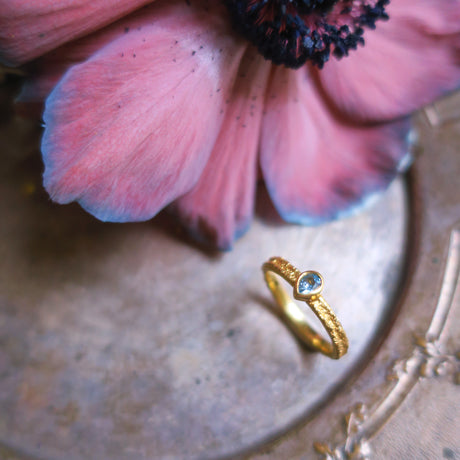 MAI ring blue topaz/ gold