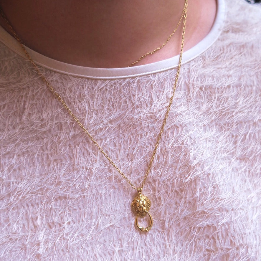 " Heurtoir " Lion Door-Knocker necklace/ gold