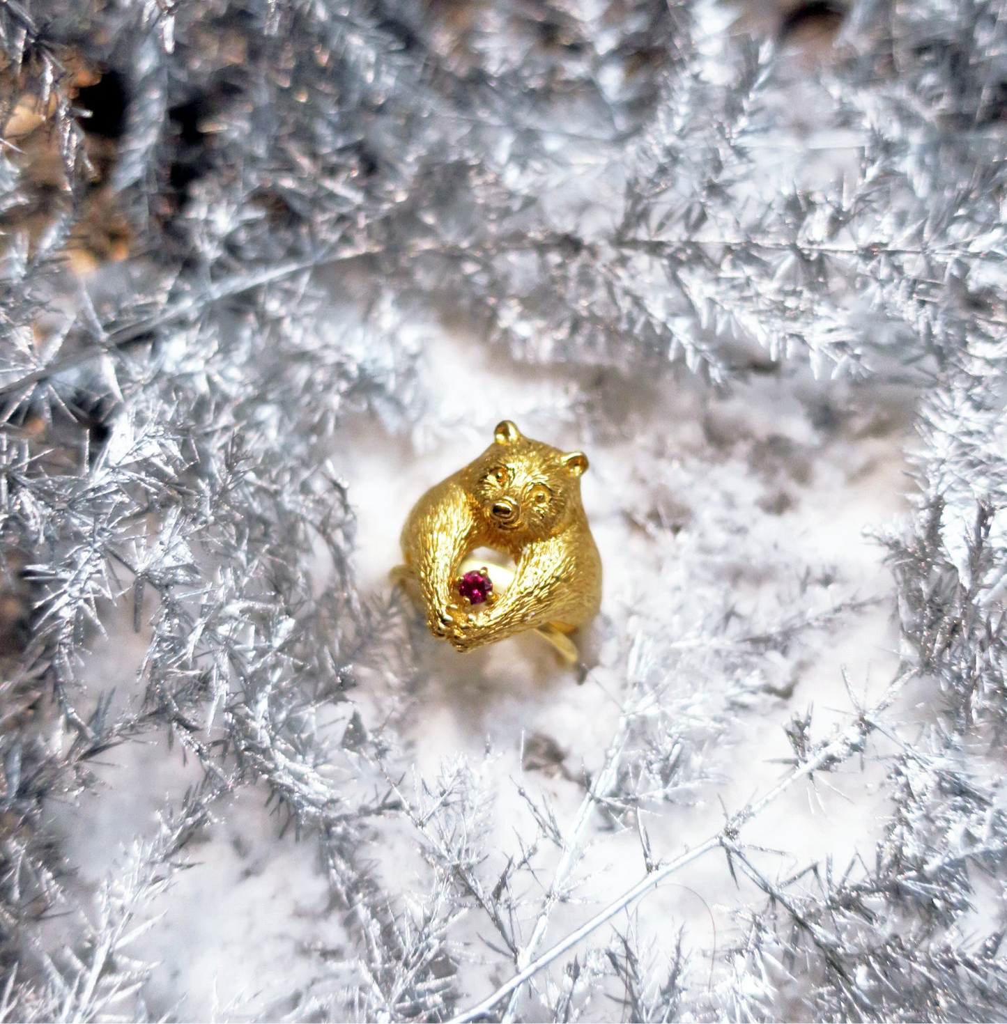 Hug bear ring/ gold