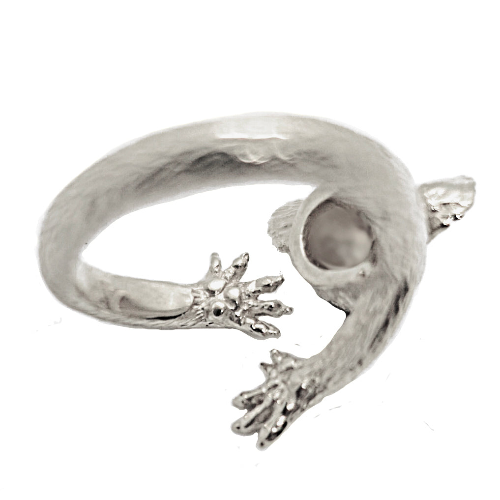 Open-end koala ring in silver with lifelike paws and five tiny fingers engraved inside — realistic handmade jewelry by Fusako Koike.