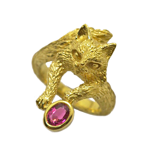 Leonaldo cat ring – handmade animal jewelry with an oval cut tourmaline by a Japanese creator in Paris.
