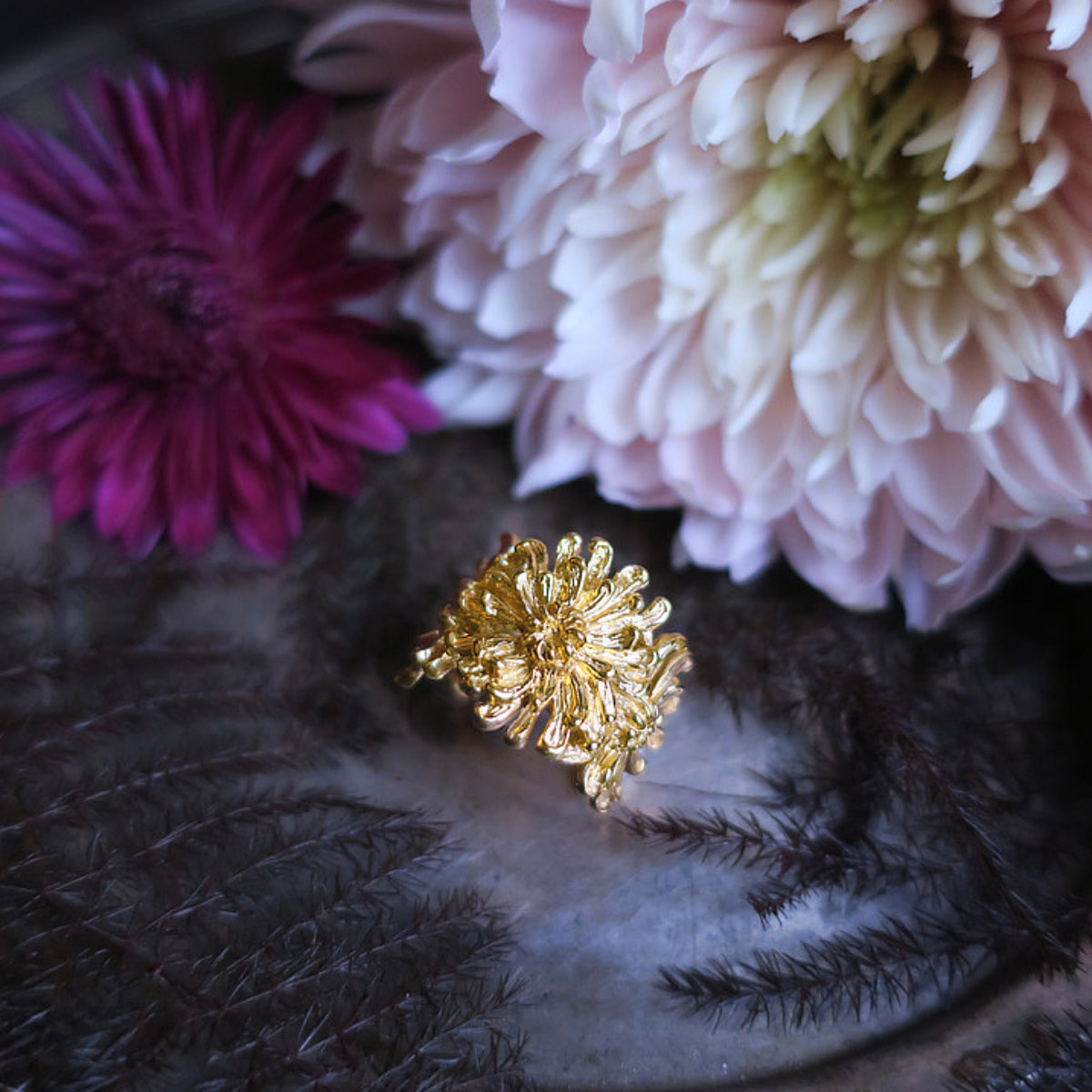 Chrysanthemums ring / gold