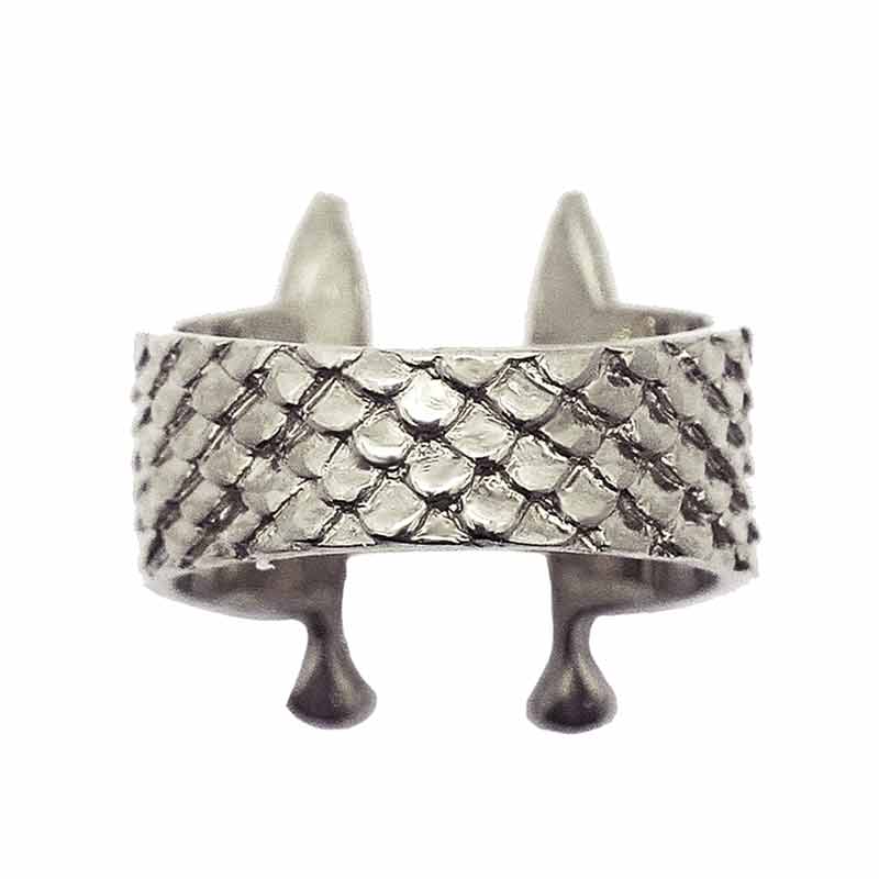 Silver 925 double fish ring back view, open ring structure with detailed scale engraving, sculptural handmade finish