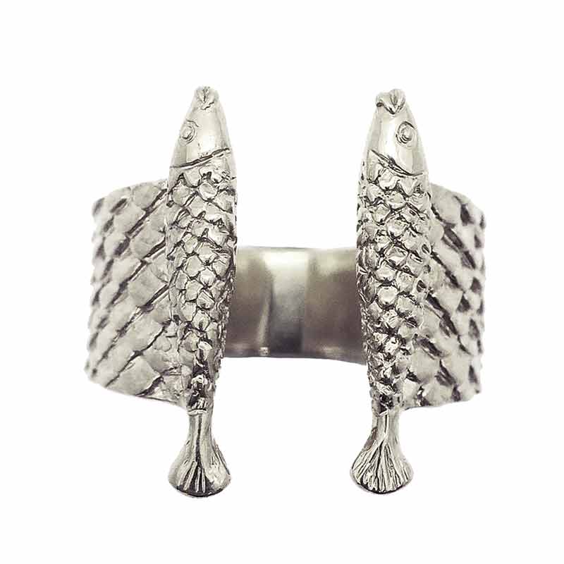 Silver 925 double fish ring front view, sculptural animal design with finely engraved scale texture, open ring form