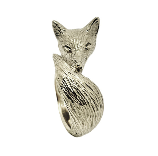 Fox ring in silver 925, curled fox design with detailed engraved fur texture, hand-sculpted animal jewelry