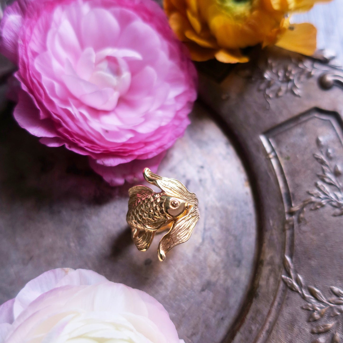 Goldfish ring in 18K gold-plated silver 925, angled view showing fluid goldfish form and carved detail