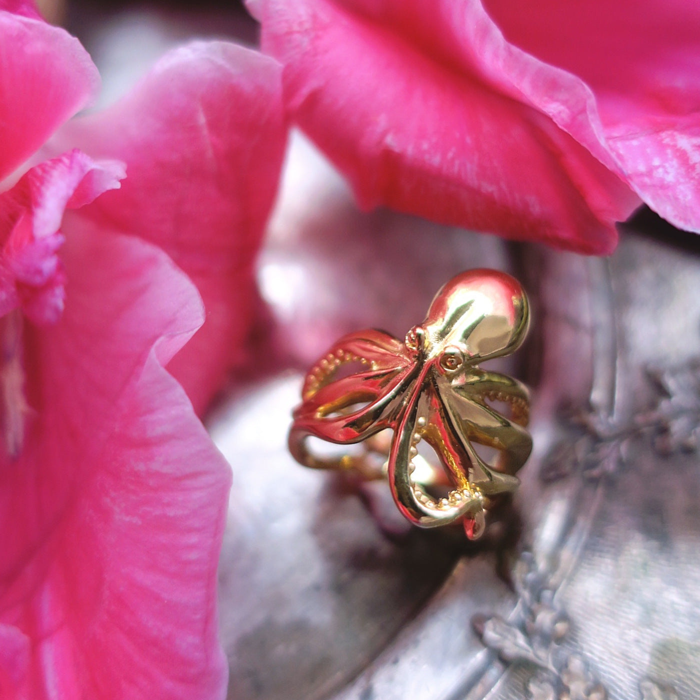 Octopus ring in gold plated sterling silver with pink flowers