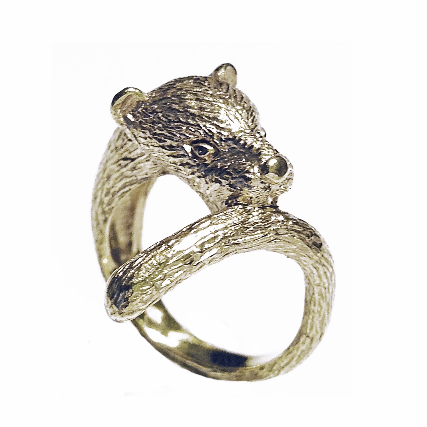 Sterling silver panther ring with lifelike texture and expressive face – handmade animal jewelry from Paris.