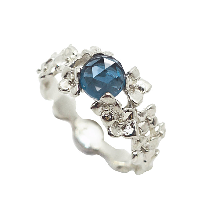 Hortensias ring / silver