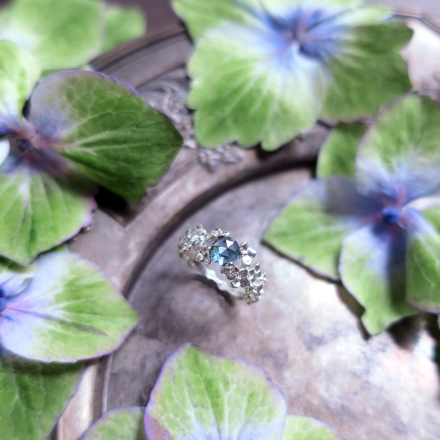 Hortensias ring / silver